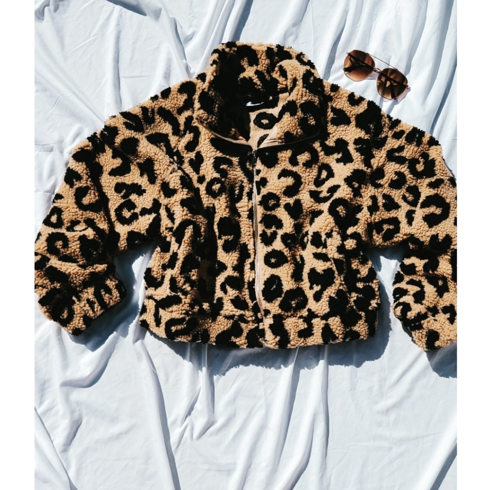 ๐จ//The Pumpkin Patch Collection// Taupe Jacket - Picture 3 of 3